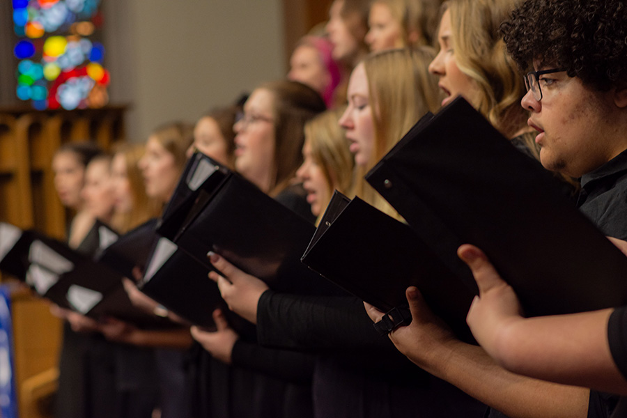 WSU choir students singing