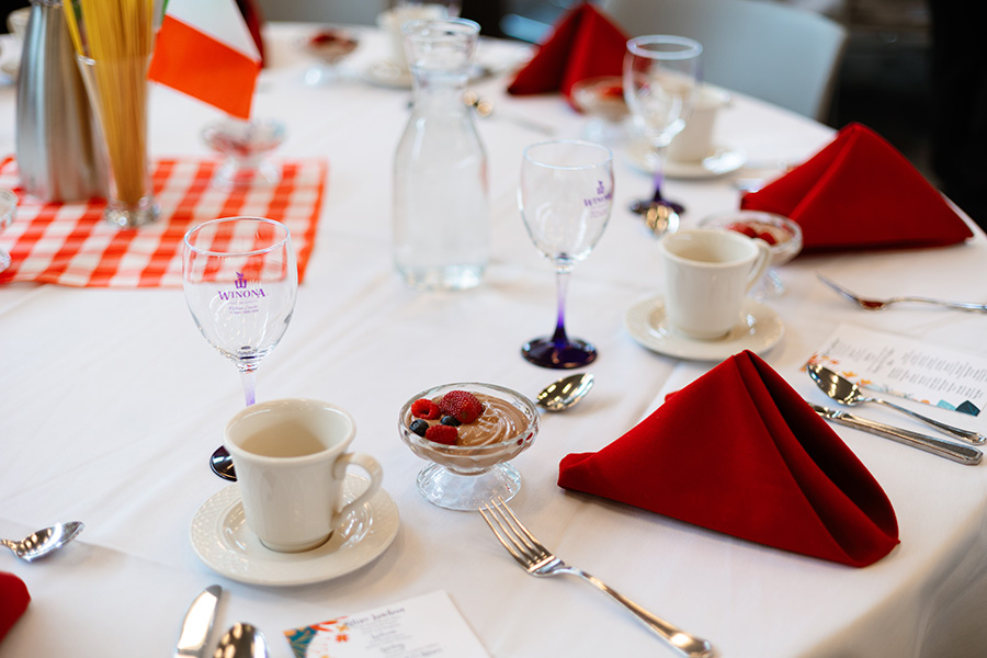 Table setting for a WSU luncheon