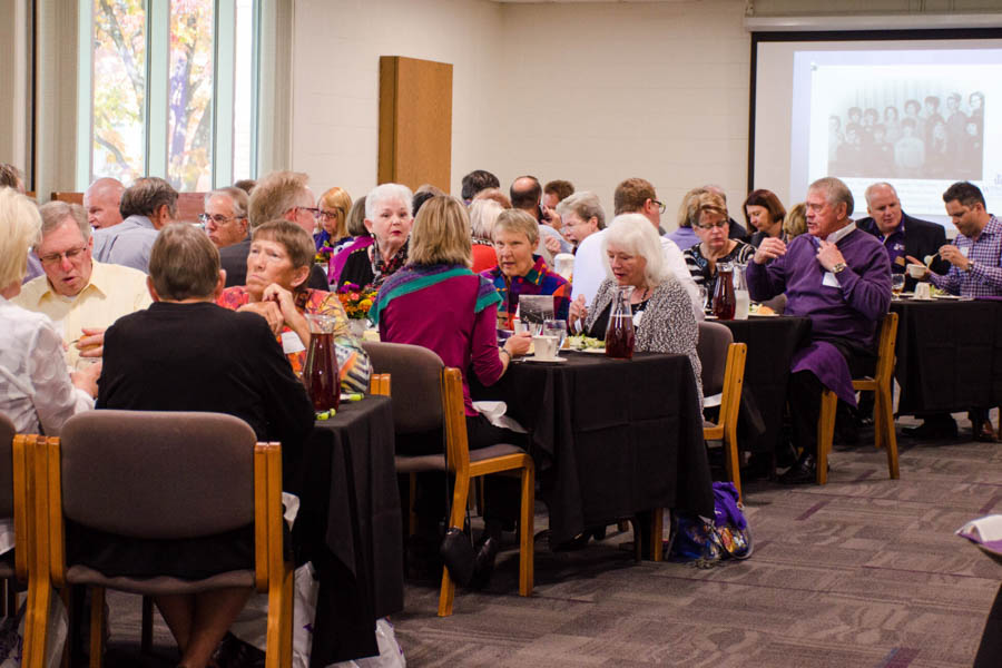 WSU Retirees and Alumni sitting at tables.