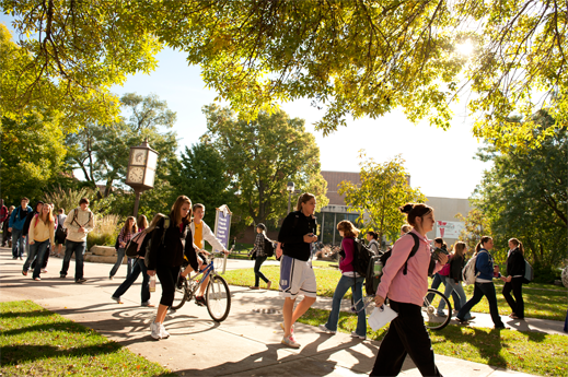 Students walking on sunny WSU campus